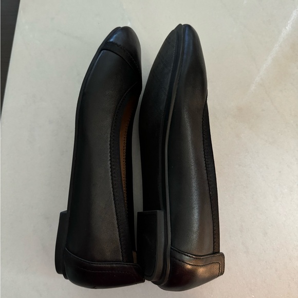 Vionic Ballet Flats - Picture 4 of 6